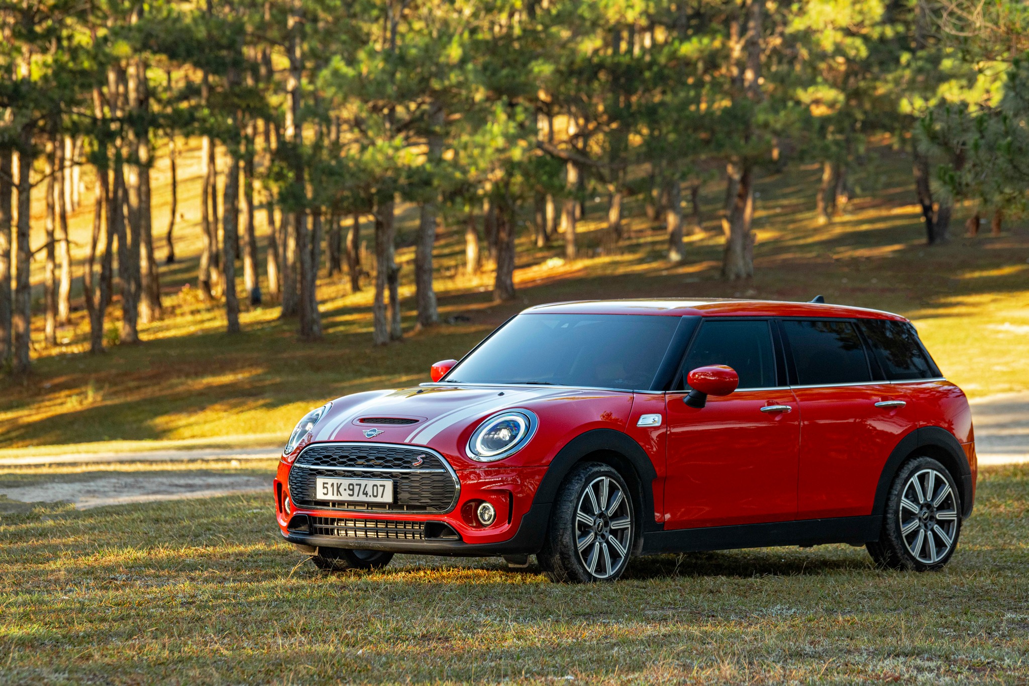 Sở hữu MINI Clubman với ưu đãi lên đến 230 triệu đồng và tặng kèm một năm bảo hiểm vật chất